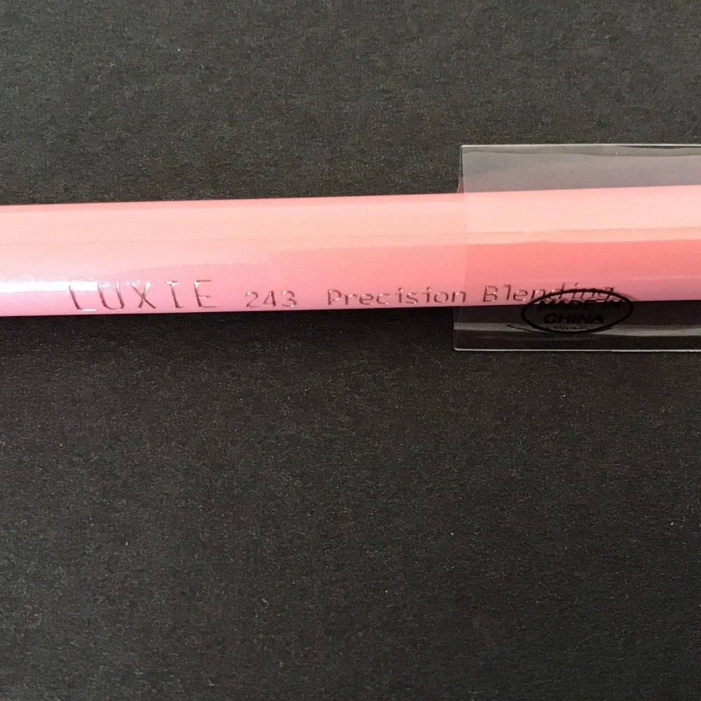 LUXIE EYESHADOW BRUSH 243 PRECISION BLENDING BRUSH ROSE GOLD NWT